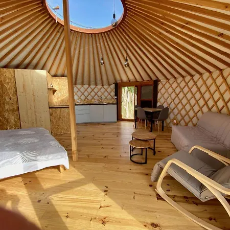 Yourte 2-4 Personnes Avec Holiday home