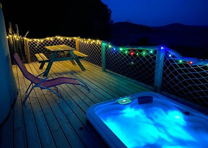 度假居 Yourte 2-4 Personnes Avec Saint-Laurent-de-Lévézou