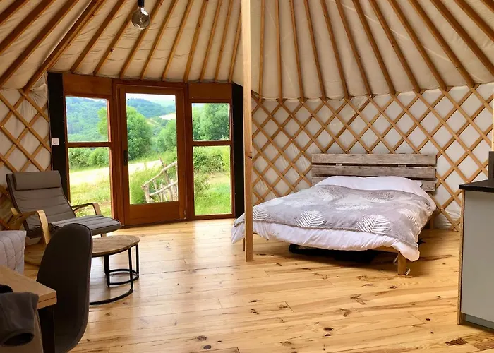 Yourte 2-4 Personnes Avec Saint-Laurent-de-Lévézou